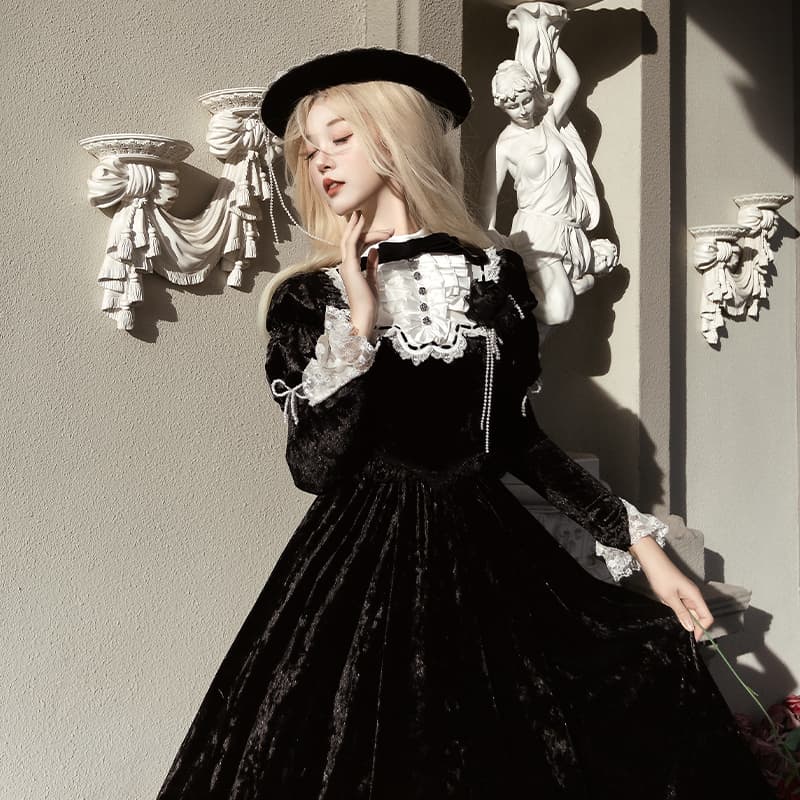 ロリータファッション 【ゴスロリ】優美なベルベット姫袖レースドレス