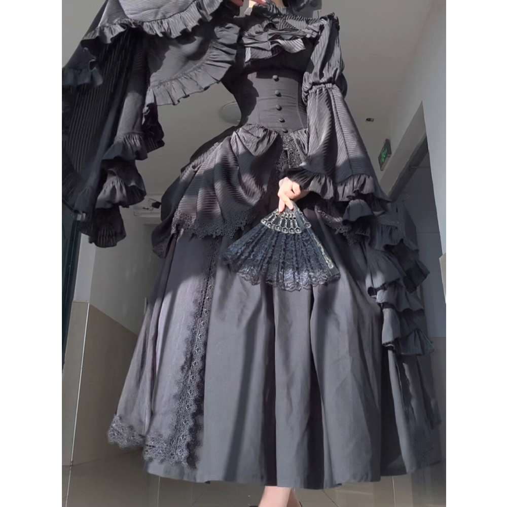 ロリータファッション 【ゴスロリ】 華麗なる貴婦人のゴシックドレス