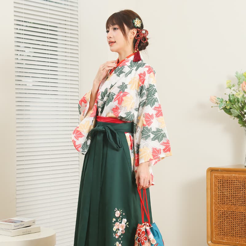 ロリータファッション【和風ロリータ】 優美な袴姿の和装セット