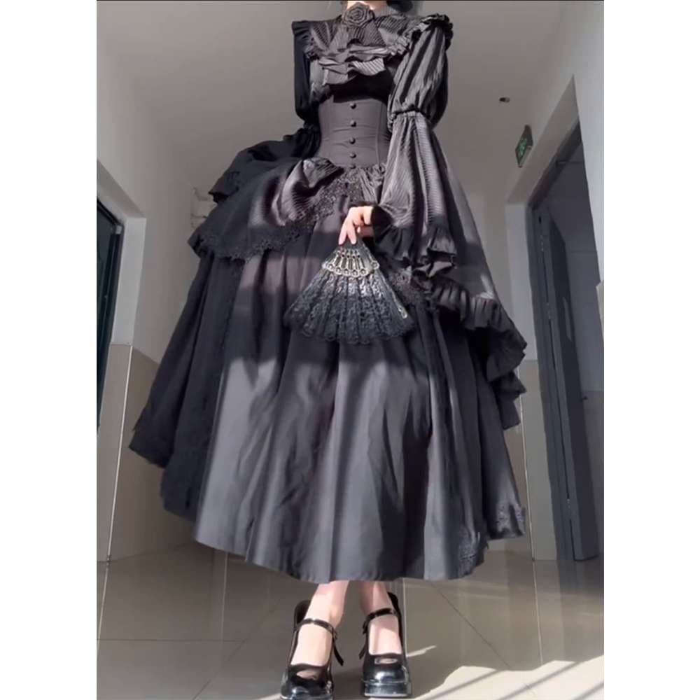 ロリータファッション 【ゴスロリ】 華麗なる貴婦人のゴシックドレス
