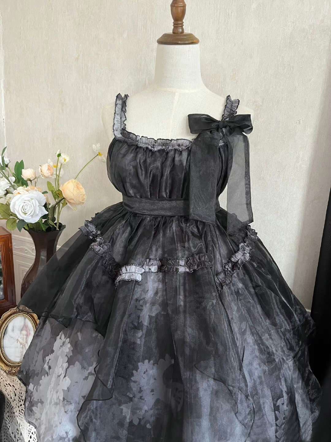 ロリータファッション【ゴスロリ】 幻想的レースドレス