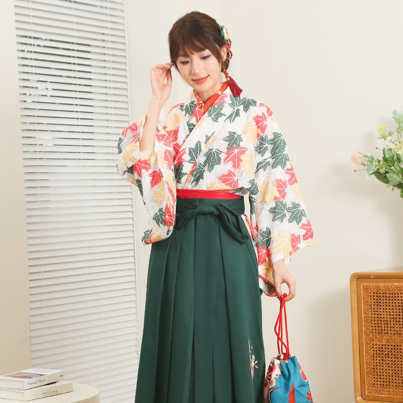 ロリータファッション【和風ロリータ】 優美な袴姿の和装セット