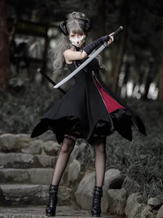 ロリータファッション 【ゴスロリ】ゴシック風ミリタリーモチーフロリータ