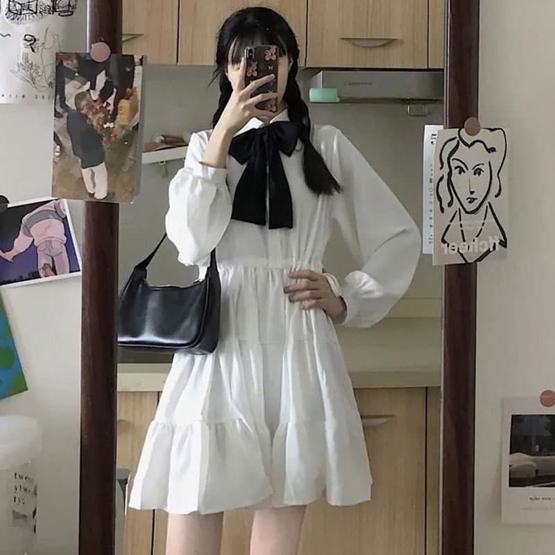 ロリータファッション【ゴスロリ】リボン付き ブラックのフリルワンピース