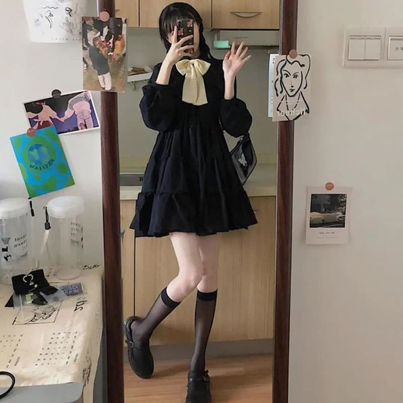 ロリータファッション【ゴスロリ】リボン付き ブラックのフリルワンピース