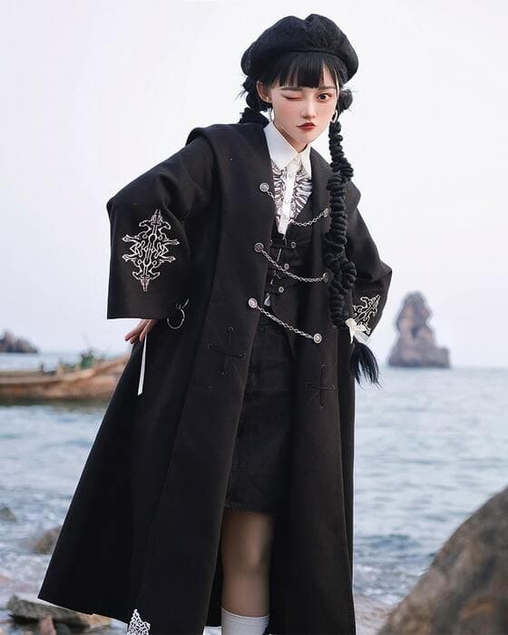 ロリータファッション 【軍服ロリータ】ダブルポイントシンボルナイトロングコート