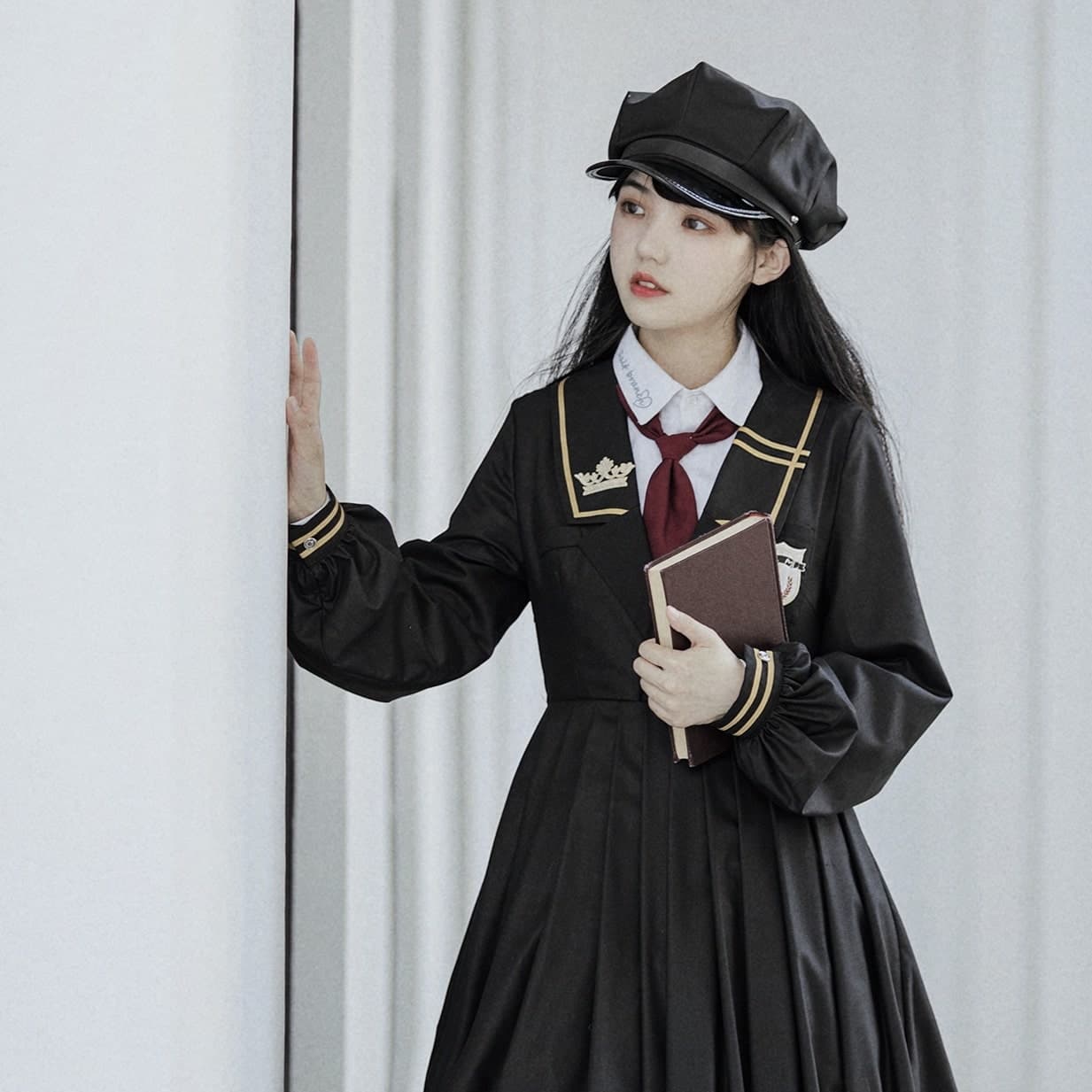 ロリータファッション【ゴスロリ】ロリータドレスカレッジスタイル