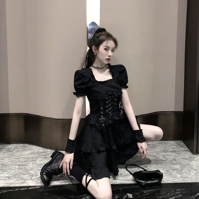 ロリータファッション【ゴスロリ】シンプルなブラック系ロリータ服