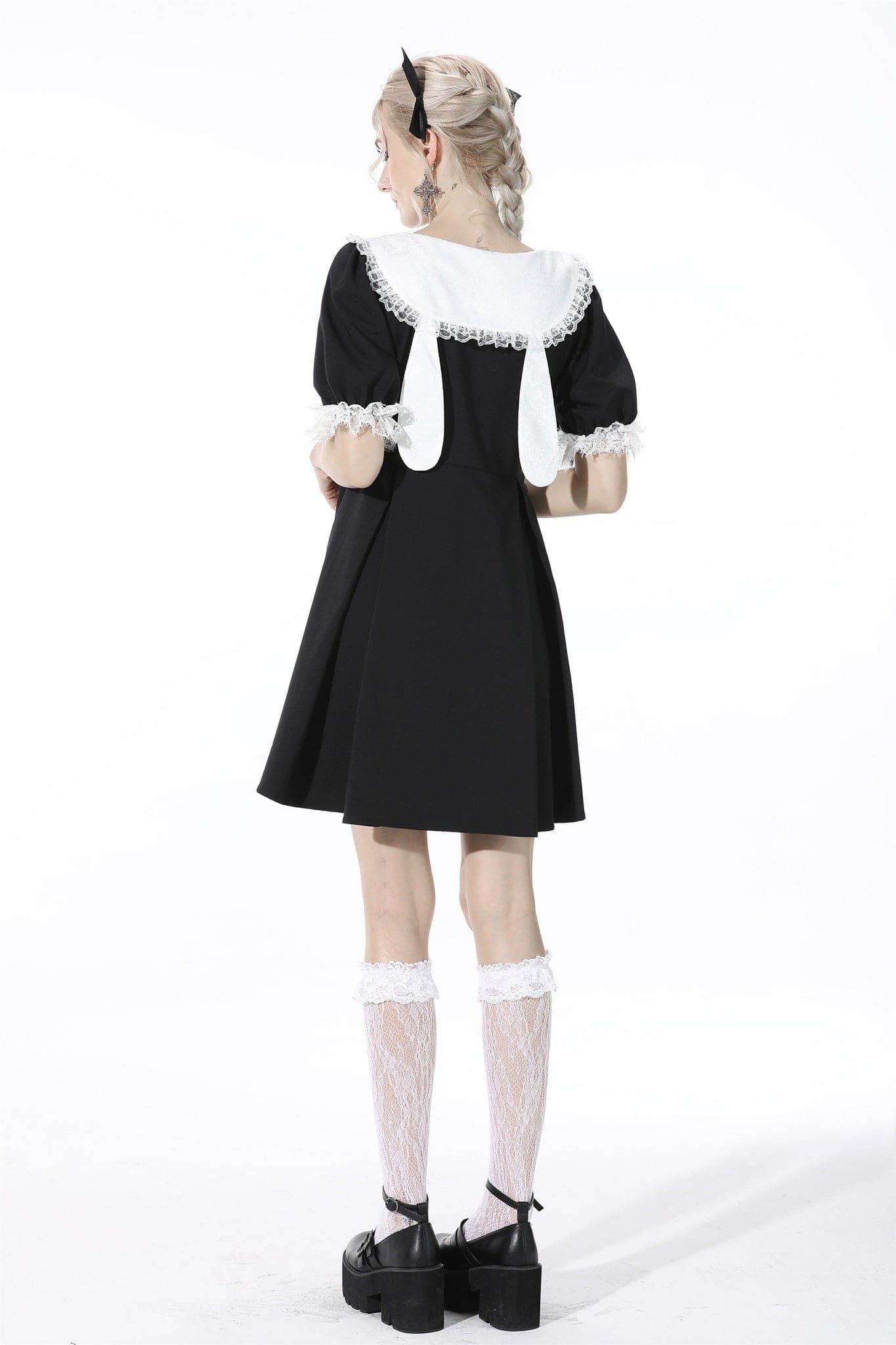 ロリータファッション【ゴスロリ】レースエッジウサギ耳人形付き黒色ロリータ服