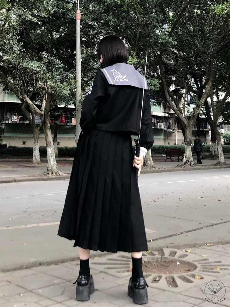 ロリータファッション【和風ロリータ】黒い制服風ロリータ