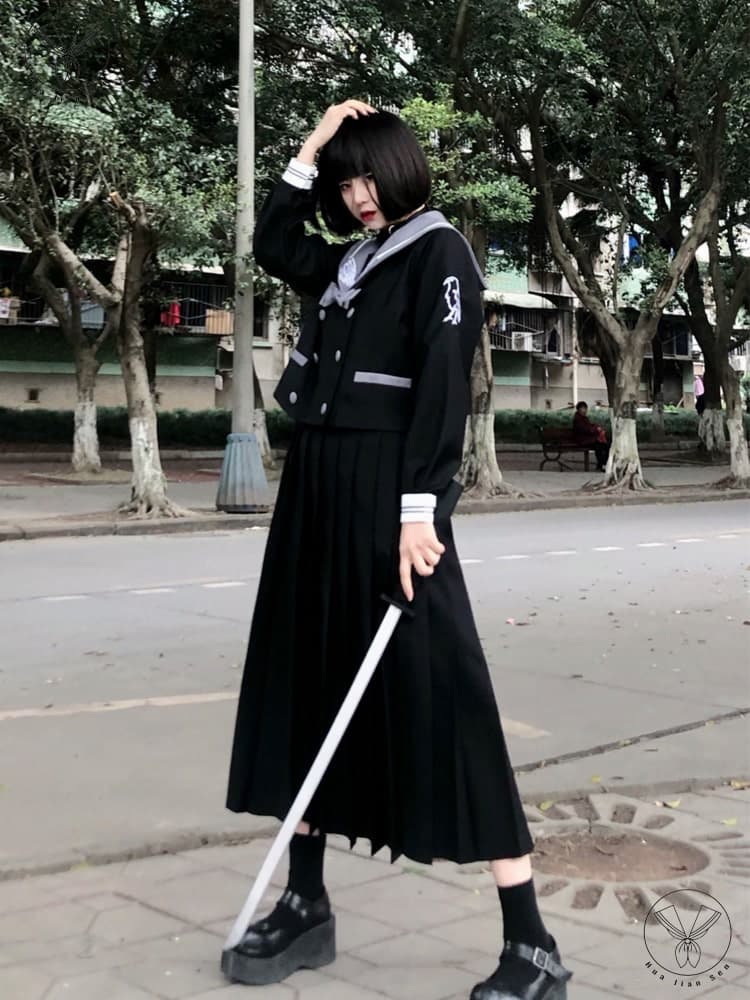 ロリータファッション【和風ロリータ】黒い制服風ロリータ