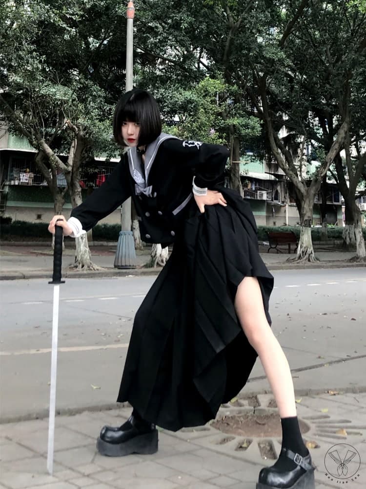 ロリータファッション【和風ロリータ】黒い制服風ロリータ