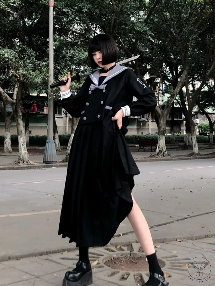 ロリータファッション【和風ロリータ】黒い制服風ロリータ