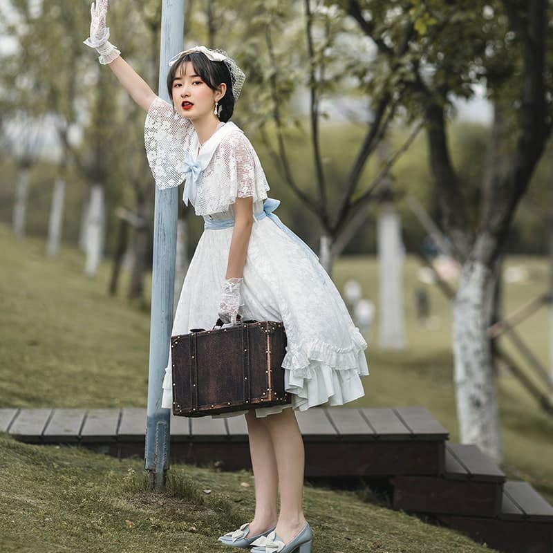 薄いショールの花びらロースカートドレス